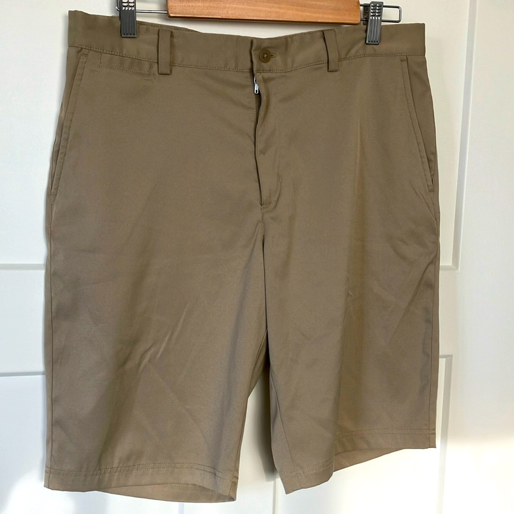 Men’s Nike Dri-Fit golf shorts
